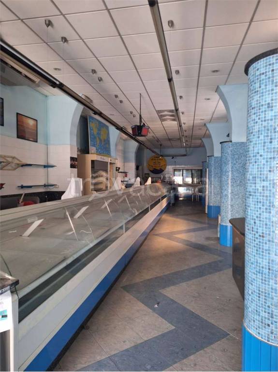 negozio in vendita a Livorno in zona Centro Città
