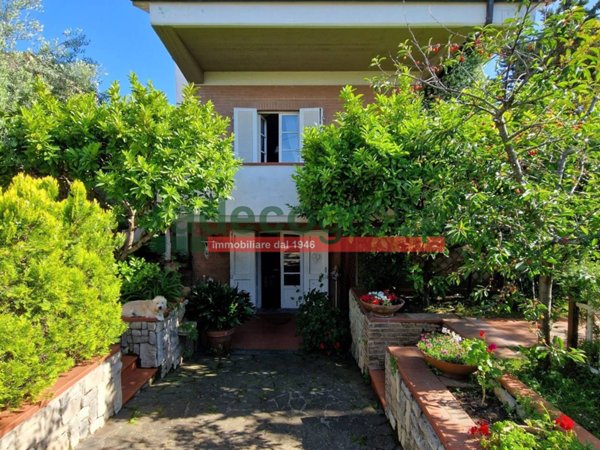 casa indipendente in vendita a Livorno in zona Stillo