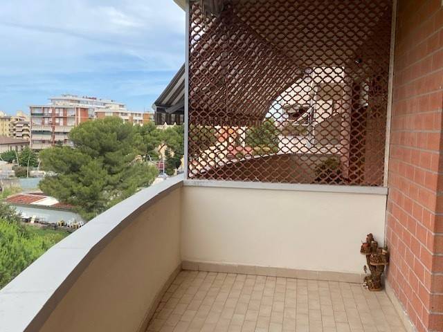 appartamento in vendita a Livorno in zona Ardenza