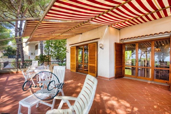 casa indipendente in vendita a Livorno in zona Quercianella