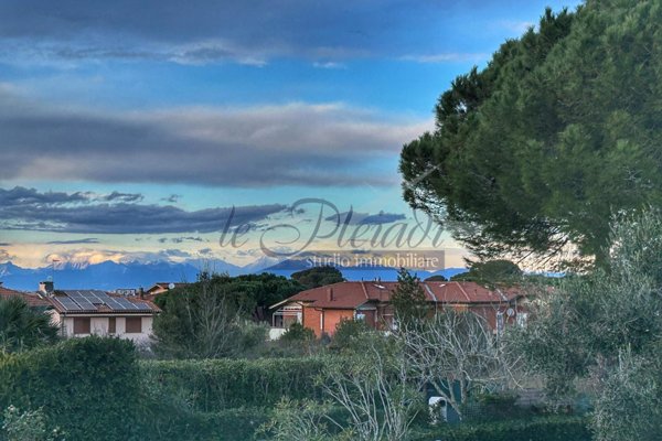 casa indipendente in vendita a Livorno in zona Fattoria del Pino