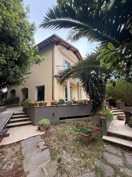 casa indipendente in vendita a Livorno