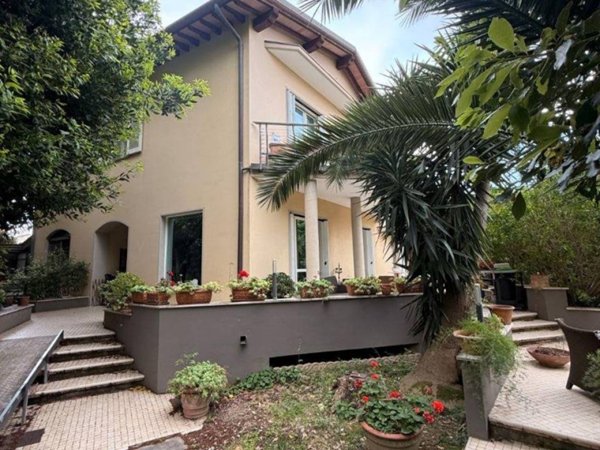 casa indipendente in vendita a Livorno