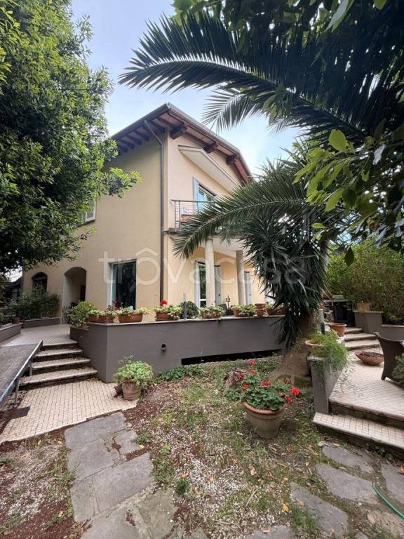 casa indipendente in vendita a Livorno