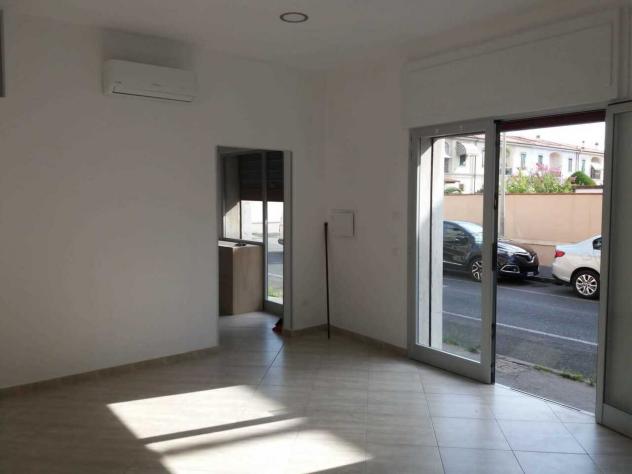 locale commerciale in vendita a Livorno