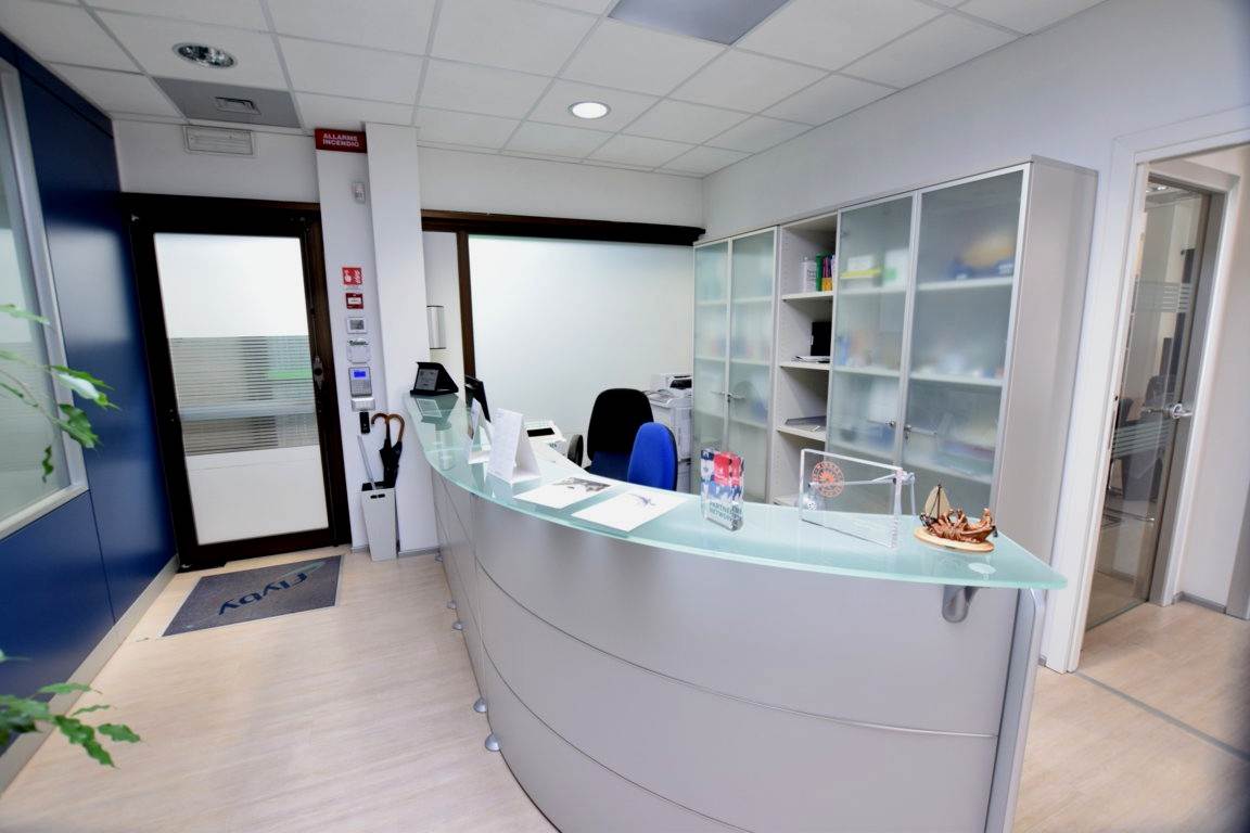 ufficio in vendita a Livorno in zona Antignano