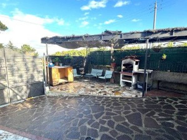 casa indipendente in vendita a Livorno in zona Montenero