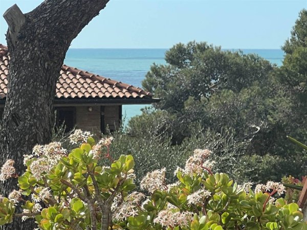 appartamento in vendita a Livorno in zona Quercianella
