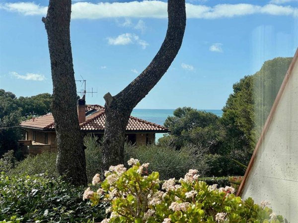 appartamento in vendita a Livorno in zona Quercianella