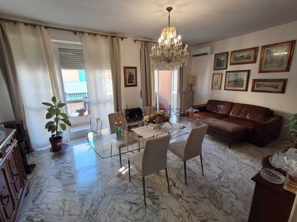 appartamento in vendita a Livorno in zona Lungomare