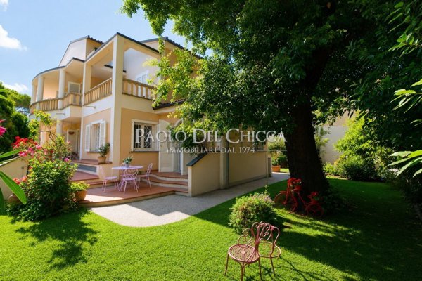 casa indipendente in vendita a Livorno in zona Lungomare