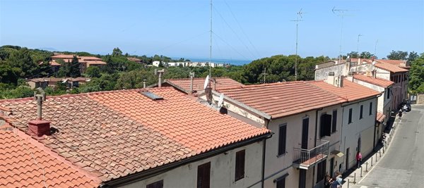 appartamento in vendita a Livorno in zona Montenero
