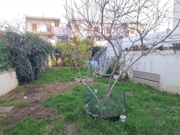 appartamento in vendita a Livorno in zona Le Basse