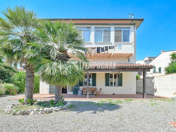 appartamento in vendita a Livorno in zona Ardenza