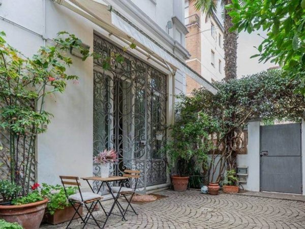 casa indipendente in vendita a Livorno in zona Lungomare
