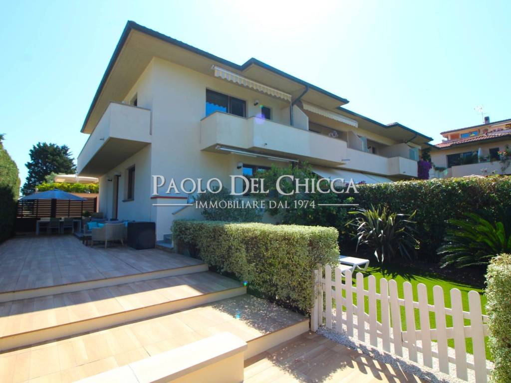 casa indipendente in vendita a Livorno in zona Montenero