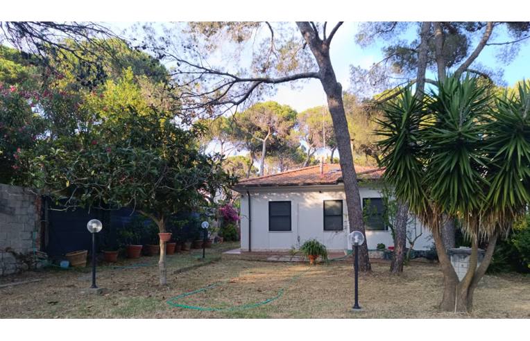 casa indipendente in vendita a Livorno in zona Quercianella