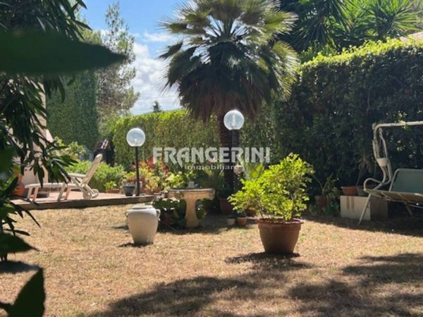 casa indipendente in vendita a Livorno in zona Padula