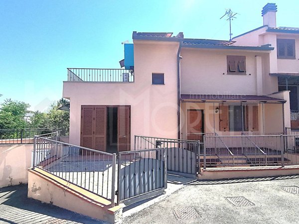 casa indipendente in vendita a Livorno in zona Montenero