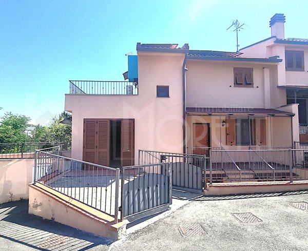 casa indipendente in vendita a Livorno in zona Montenero