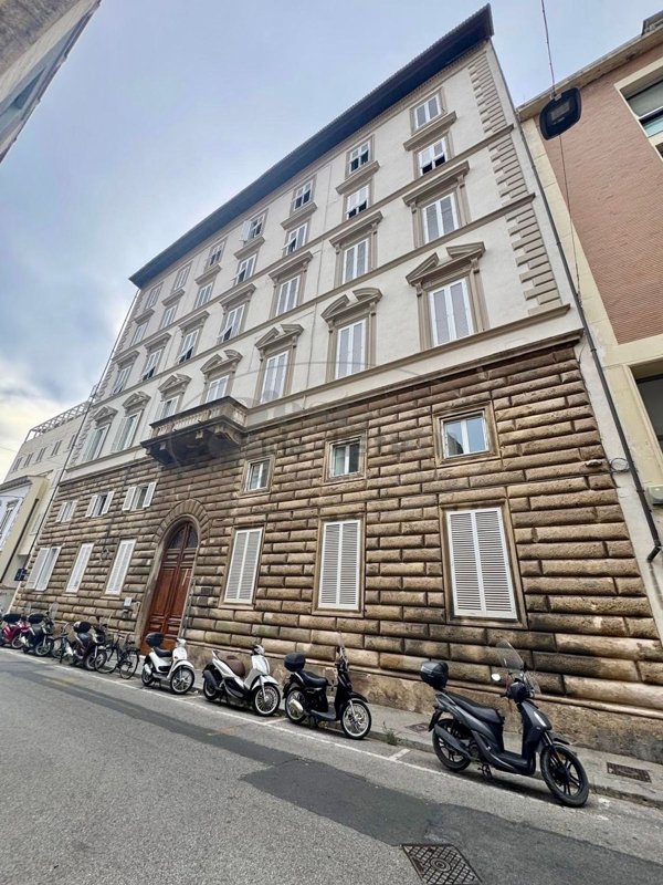 appartamento in vendita a Livorno in zona Lungomare