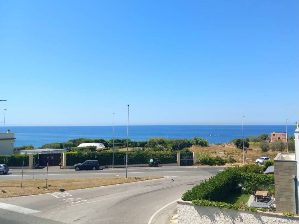 appartamento in vendita a Livorno in zona Antignano
