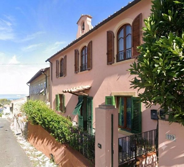 appartamento in vendita a Livorno in zona Montenero