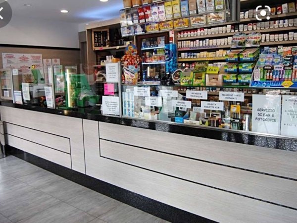 negozio in vendita a Livorno in zona Centro Città