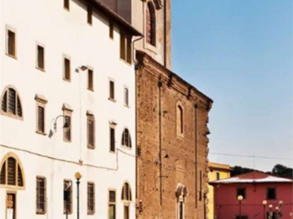 negozio in vendita a Livorno in zona Centro Città