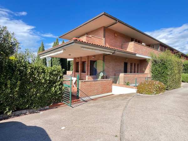 casa indipendente in vendita a Livorno in zona Montenero