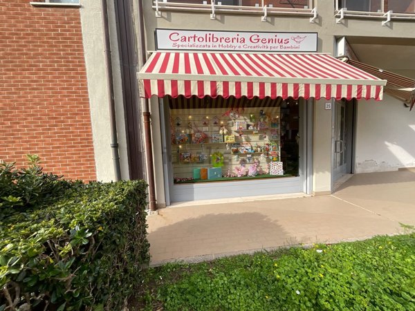 locale commerciale in vendita a Livorno in zona Le Corti