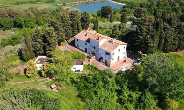 casale in vendita a Livorno in zona Valle Benedetta
