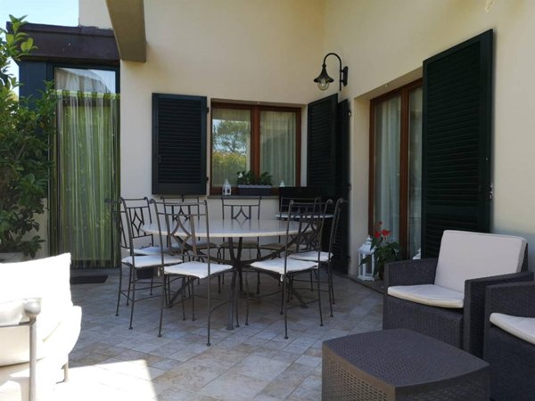 casa indipendente in vendita a Livorno in zona Villa Maria