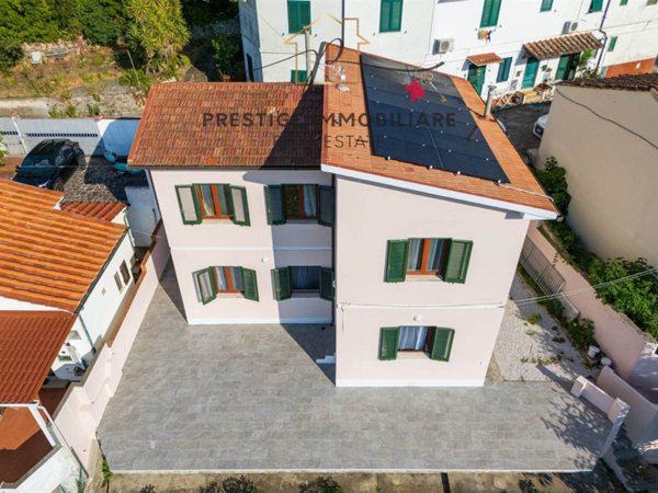 casa indipendente in vendita a Livorno in zona Montenero