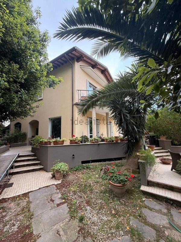 casa indipendente in vendita a Livorno