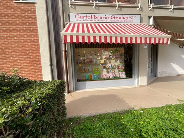 negozio in vendita a Livorno in zona La Leccia
