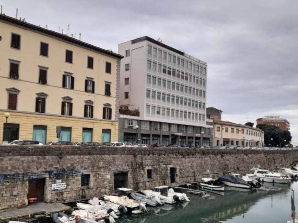 negozio in vendita a Livorno in zona Centro Città