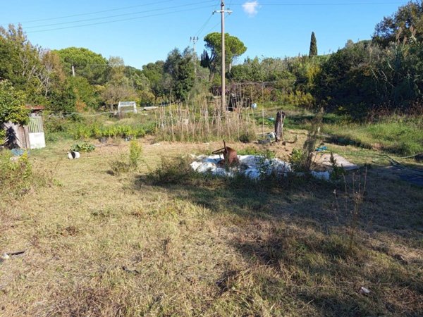 terreno agricolo in vendita a Livorno in zona Montenero