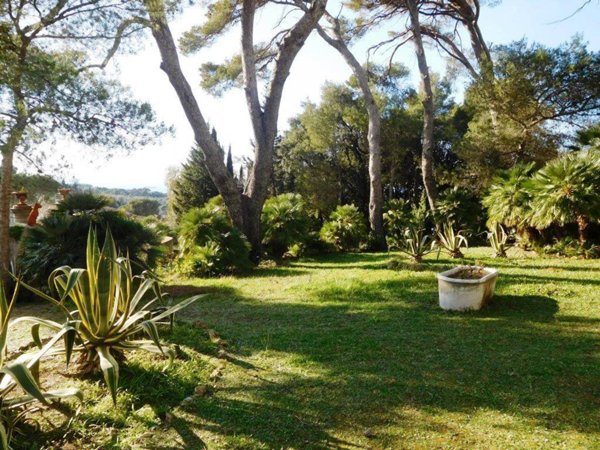 casa indipendente in vendita a Livorno in zona Montenero