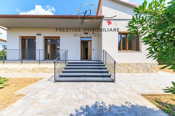 casa indipendente in vendita a Livorno in zona Ardenza