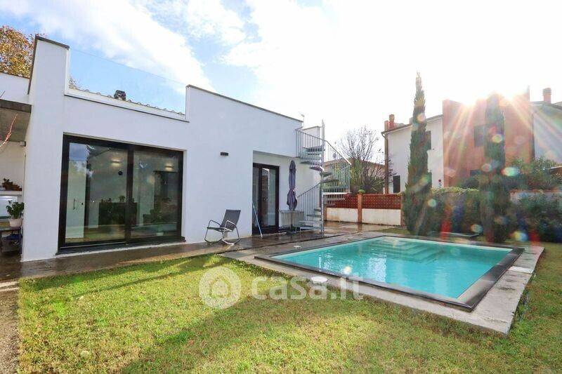 casa indipendente in vendita a Livorno in zona Montenero
