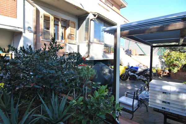 casa indipendente in vendita a Livorno in zona Pian di Rota