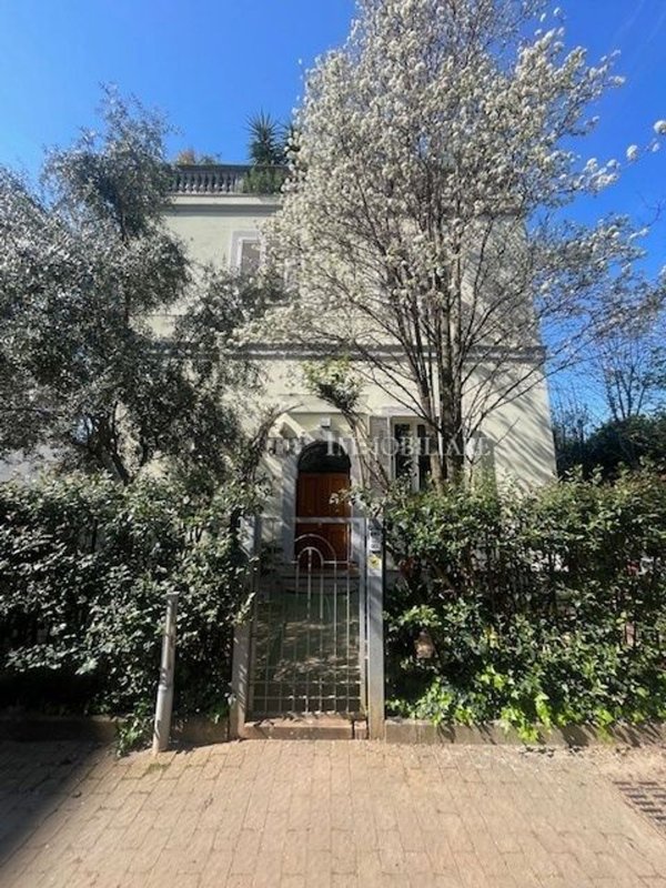casa indipendente in vendita a Livorno in zona Lungomare