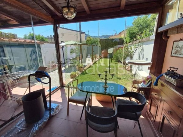 casa indipendente in vendita a Livorno in zona Montenero