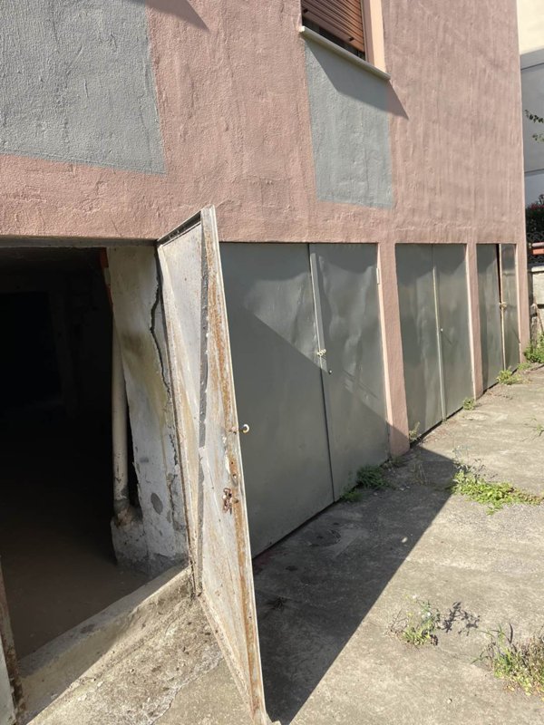ufficio in vendita a Livorno in zona Le Basse