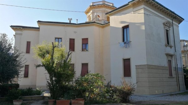 casa indipendente in vendita a Livorno