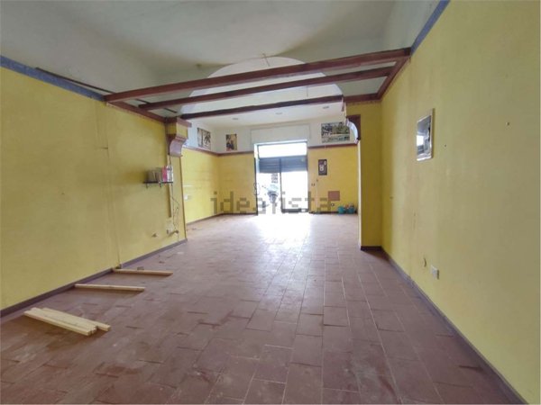 locale commerciale in vendita a Livorno in zona Centro Città