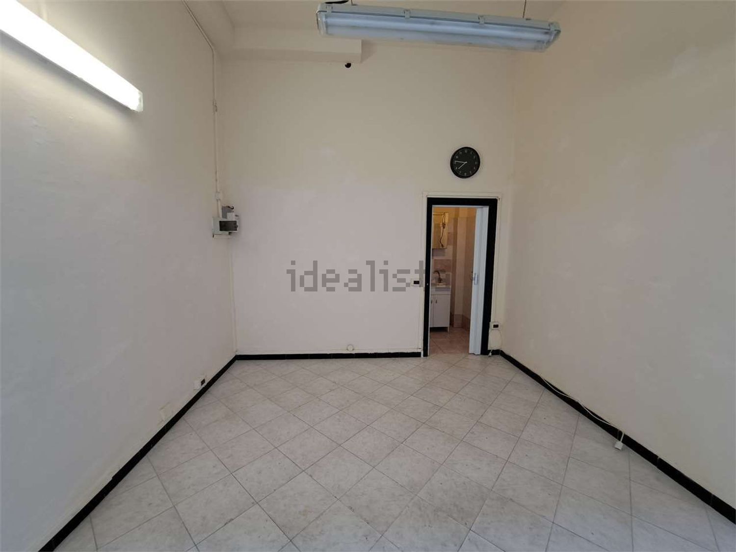 locale di sgombero in vendita a Livorno
