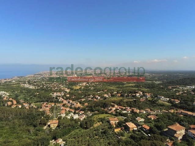 casa indipendente in vendita a Livorno in zona Montenero
