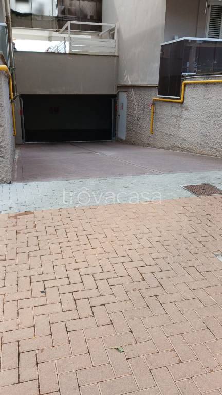 box auto in vendita a Livorno